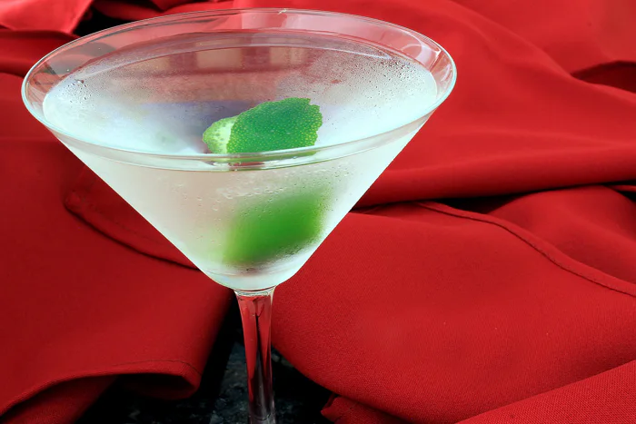 Overlook Lounge, Aperitifs & Spirits