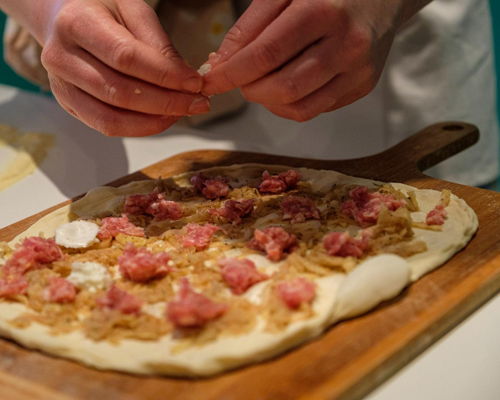 Cooking classes Bologna: Hands-on! Pizza cooking class