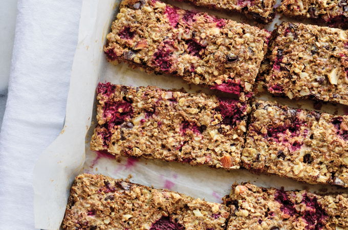 Breakfast Bar with Raspberry and Dark Chocolate