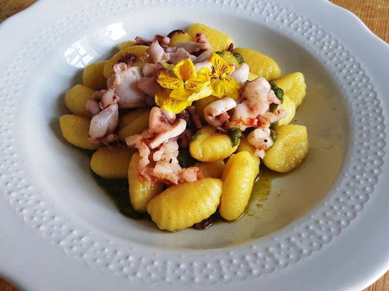 Corsi di cucina Savona: Il pesce della liguria in tavola