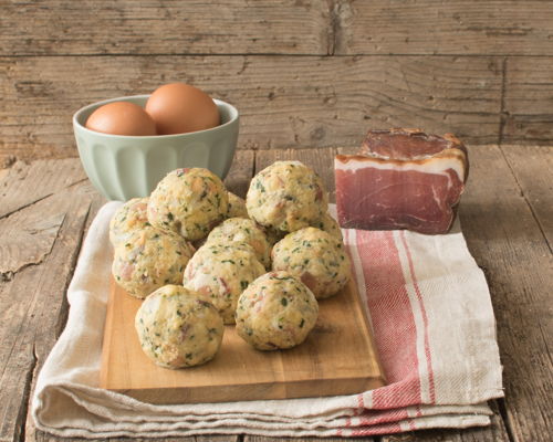 Corsi di cucina Mezzocorona: Tartare di carne salada, canederli, frittelle di mele