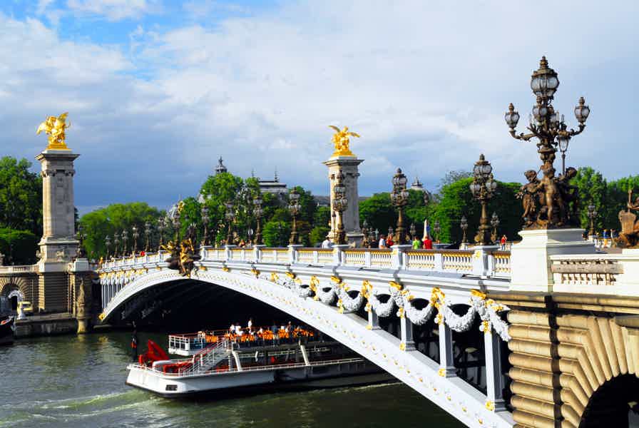 Paris 3-Course Gourmet Dinner and Sightseeing Seine River Cruise - photo 3