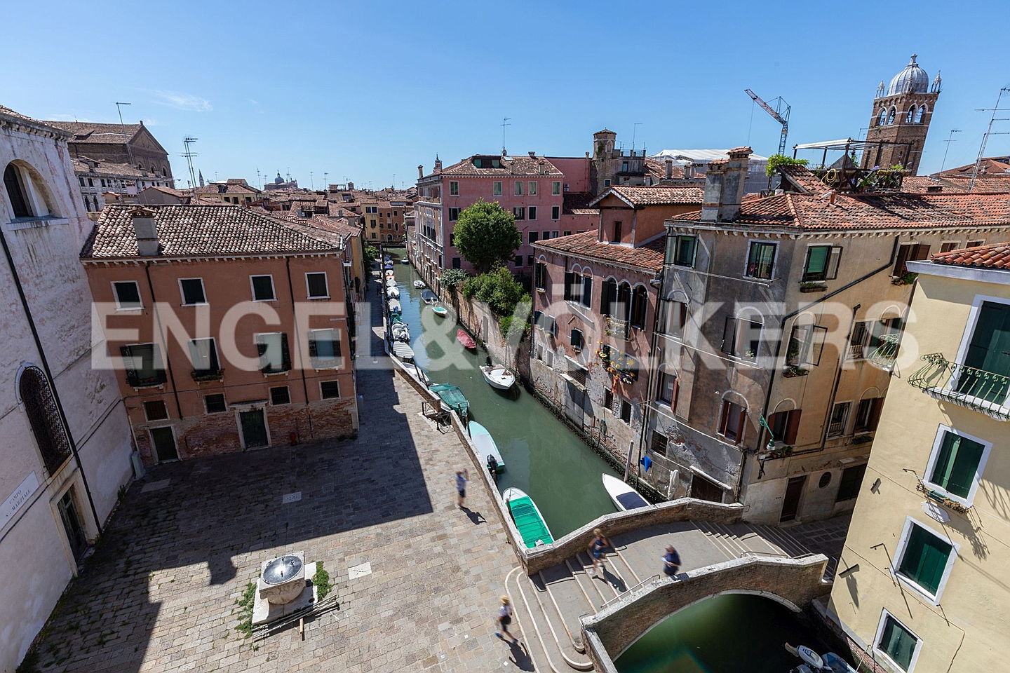  Venedig
- romantica-mansarda-con-terrazzo.jpg