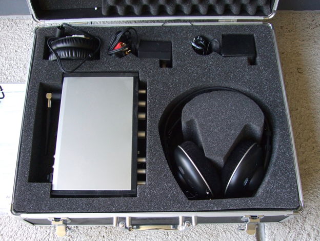 AKG Acoustics Hearo 999 Audiosphere II + AKG Hearo wire...