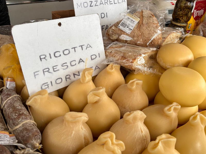 Food & Wine Tours Olbia: Market tour: the flavors of Sardinia