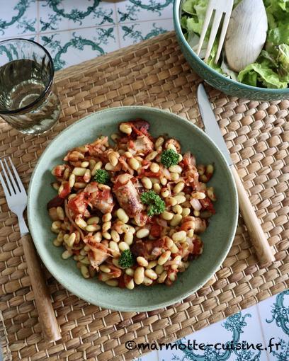 Flageolets à la tomate et aux chipolatas – Marmotte cuisine