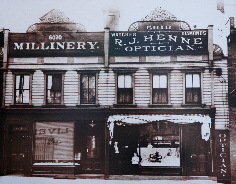 Henne First Store 