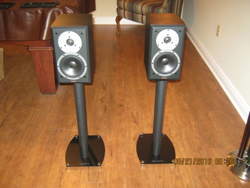 Dynaudio DM 2/6 Monitors and stands