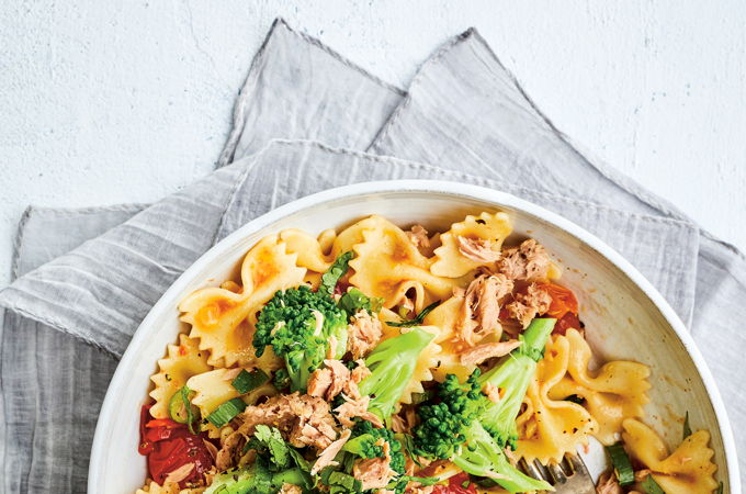 Salade tiède de pâtes au thon et au brocoli