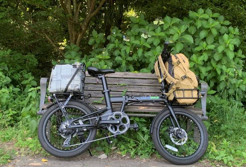 前後に荷物を積んだNaiciBikeC2