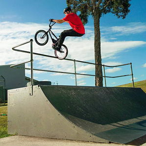 Fufanu online bmx trick