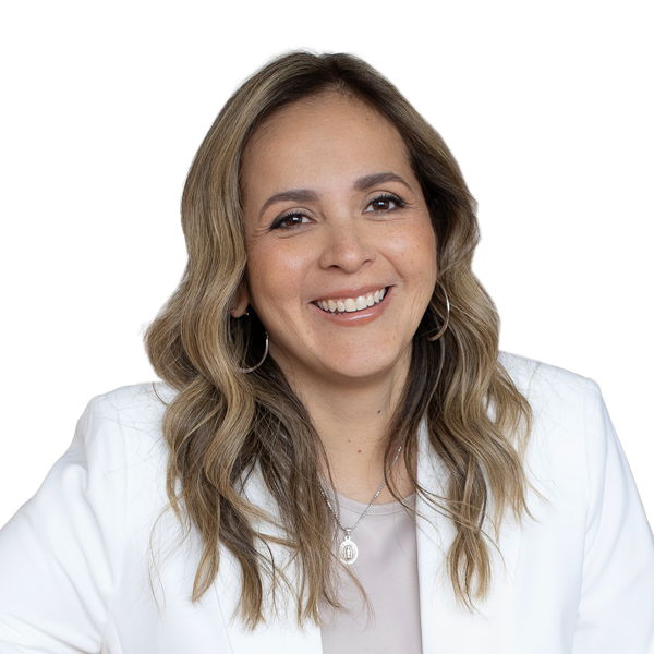 Alejandra Flores