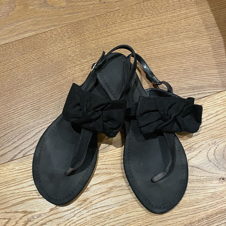 Comfy Sandal in black