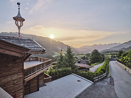  Graz
- Neubau Luxus-Chalet mit Indoorpool, 180 Grad Panoramablick und handgefertigtem Kamin im modernen Landhausstil bei Kitzbühel.
W-02J3T6 ©E&V Tirol