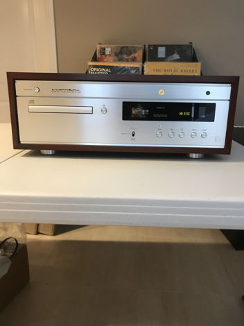 Luxman D380 Tube output CD Player
