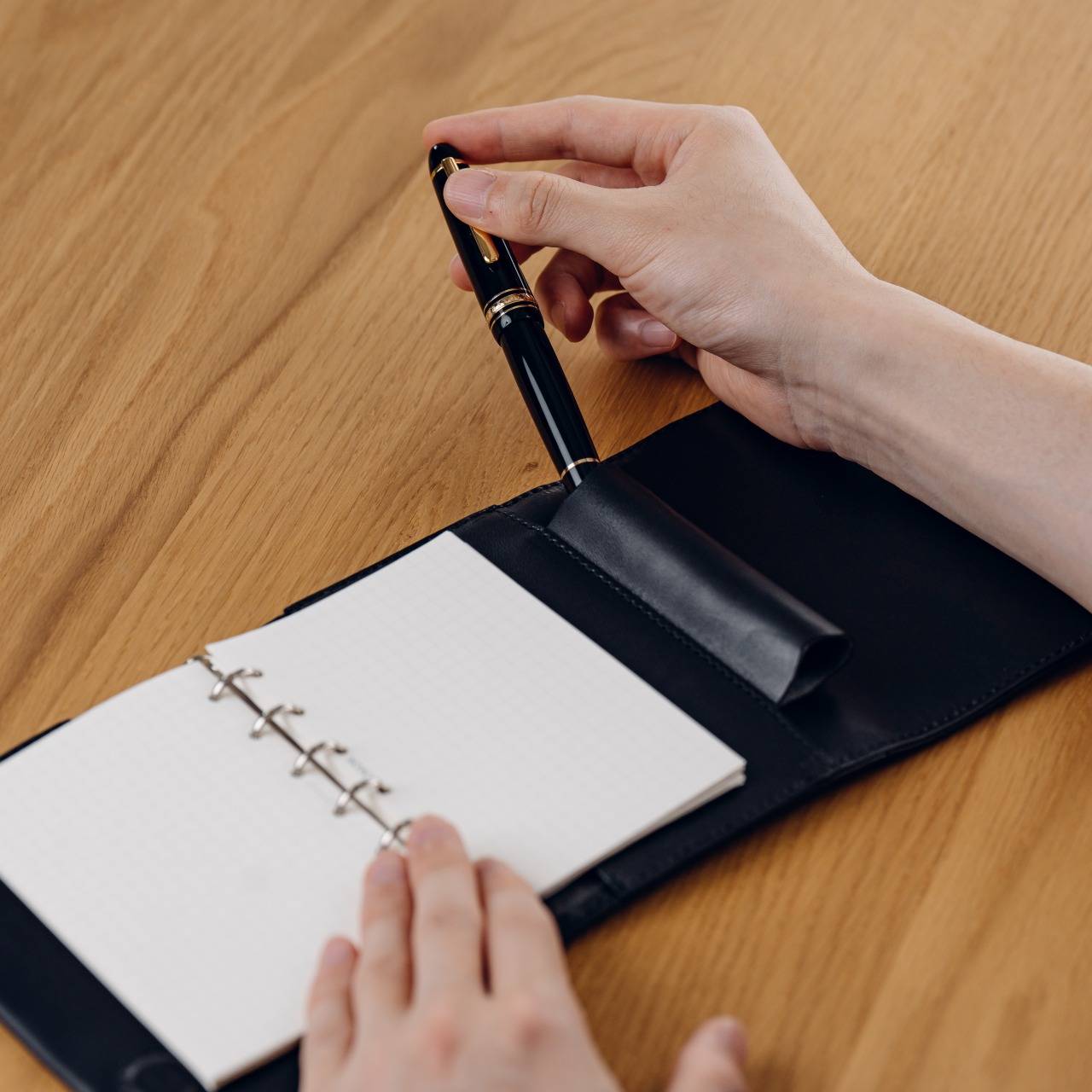 System notebook for carrying your favorite pen, M6 size, 13mm ring