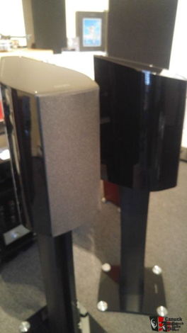 Sonus Faber Venere 2.0 Gloss Black with stands