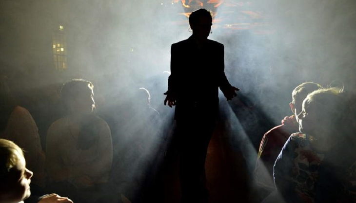 bester geburtstagde maxim maurice zauberer schatten rampenlicht