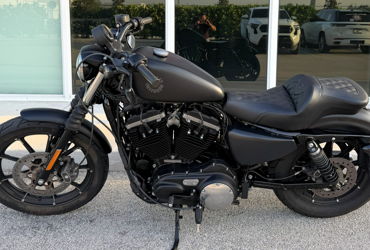 2022 HARLEY-DAVIDSON IRON 883 motorcycle for rent near Golf, FL