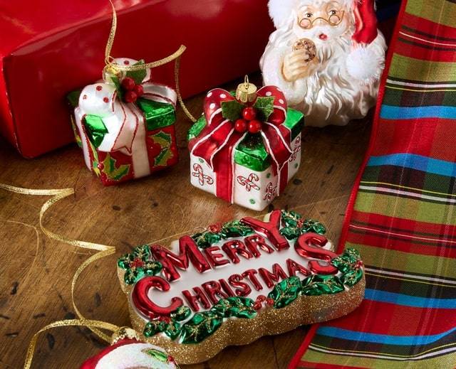 Raz Imports Wooden Sleigh With Winter Natural Arrangement and Pinecone Christmas Home Decor