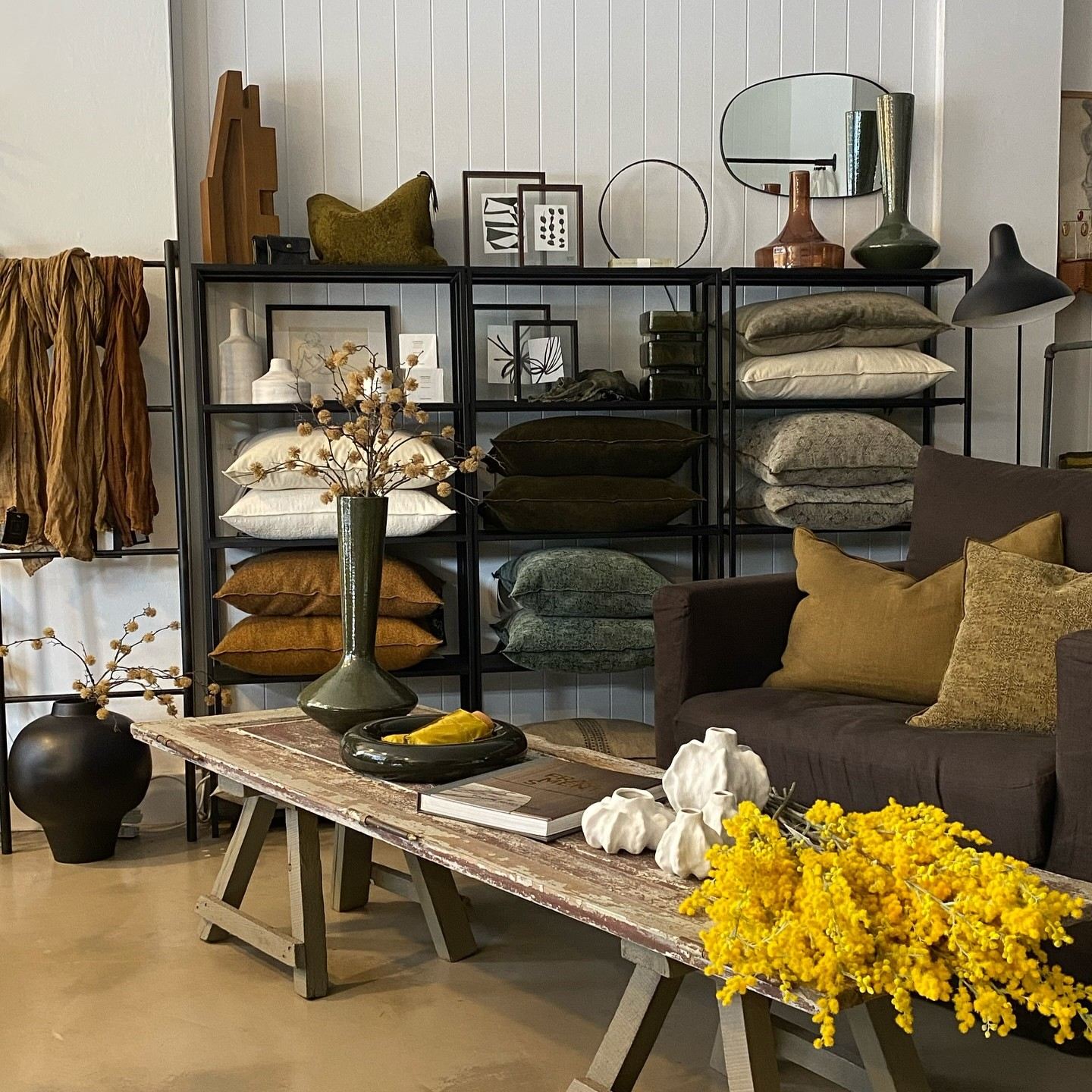 Montmartre Concept Store logo-Picsart-AiImageEnhancer