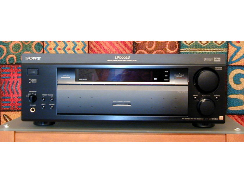 Awesome sounding Sony ES Receiver! Sony STR 555ES Receiver! Great in 2-channel mode too!
