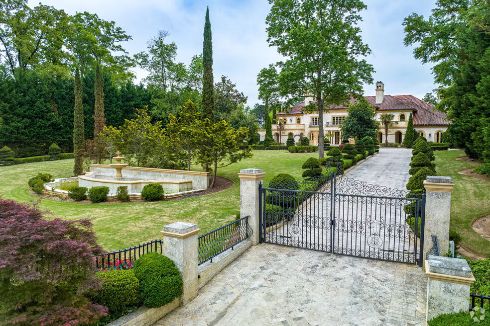 Tuxedo Park: Atlanta's Most Prestigious Neighborhood
