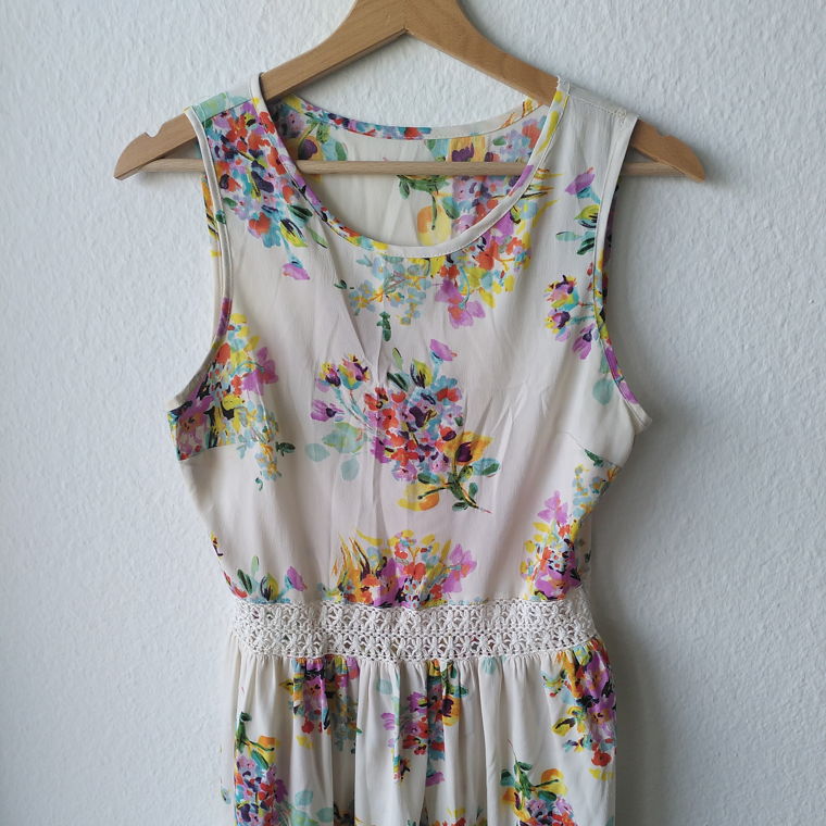 Sommer-Blumen-Kleid