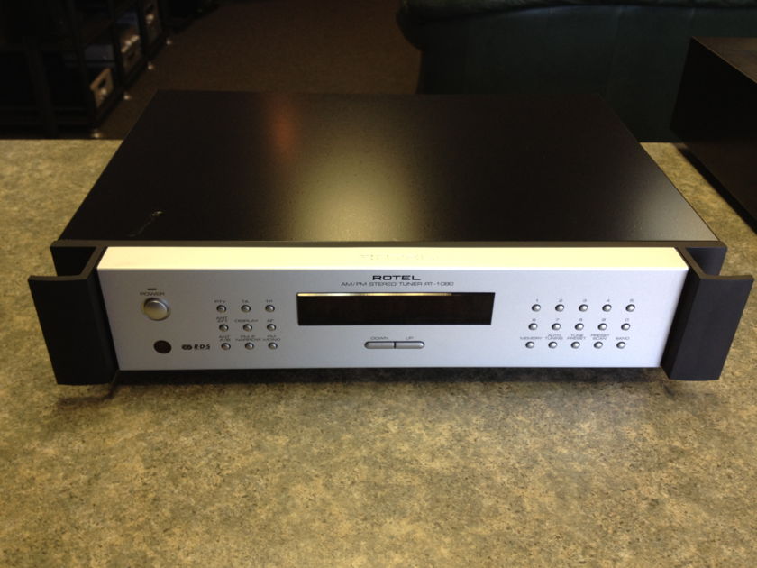 Rotel RT-1080 Silver Faceplate AM/FM Stereo Tuner.