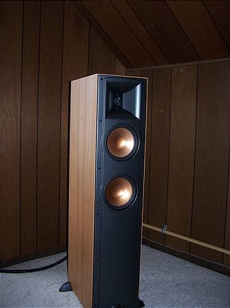 Right Speaker. Klipsch RF-25