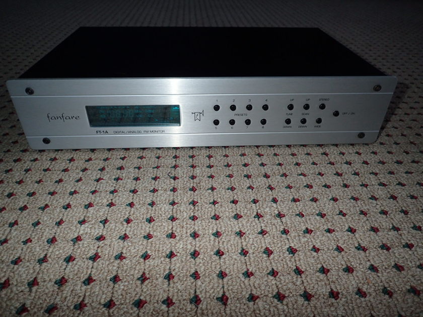 Fanfare FT-1A Reference FM Tuner, 17" Silver Face