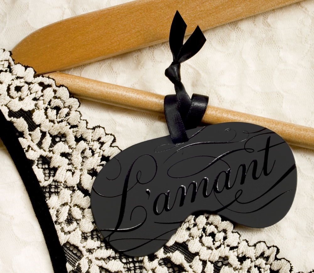 CHARACTER PROMO-10-L'AMANT ON LACE.jpg