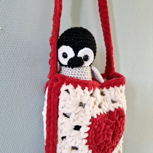 Haakpatroon Fluffy knuffeltas voor kinderen met hartje