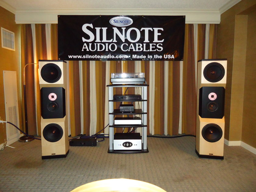 SILNOTE AUDIO at AKFEST 2012 Morpheus Reference RCA 24K Gold/Silver 1 meter pair Excellent Reviews on Silnote Audio Cables!!