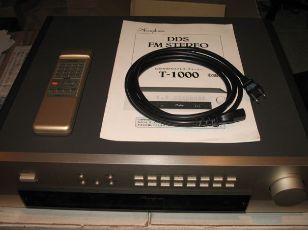 Accuphase T1000 FM Tuner Mint! Please Read!!!