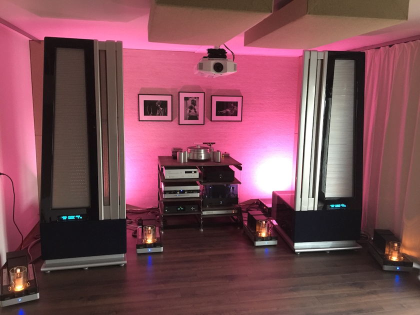 Apogee Mania | Virtual Listening Room