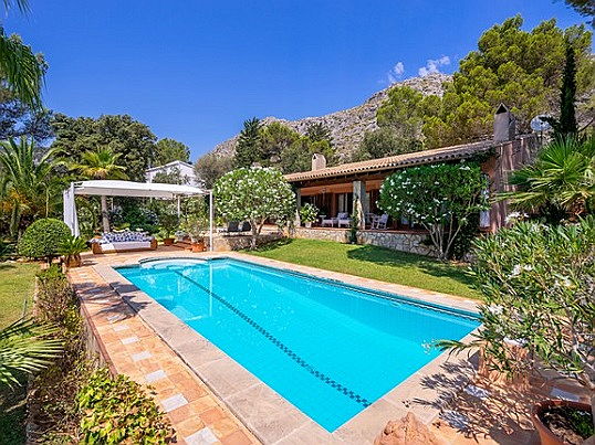  Balearen
- Bezauberndes Haus mit Swimmingpool und Bergkulisse zum Kauf, Pollensa, Mallorca