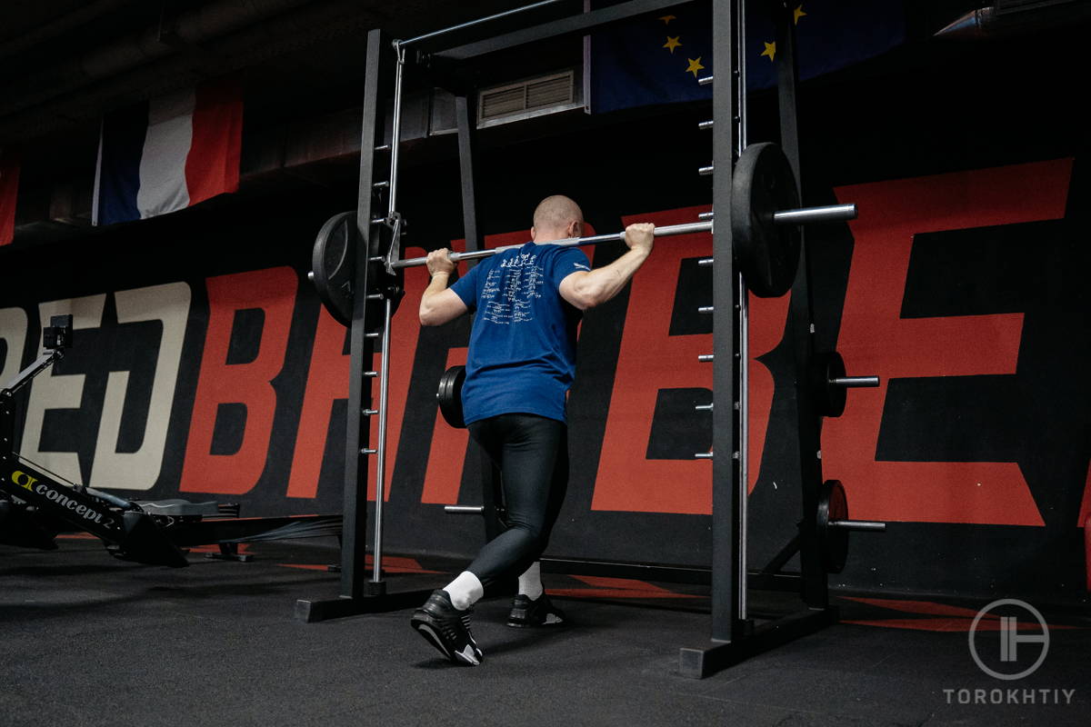Smith Machine - Type of Squat Rack