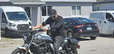 2024 KAWASAKI ELIMINATOR SE ABS motorcycle for rent near Miami, FL