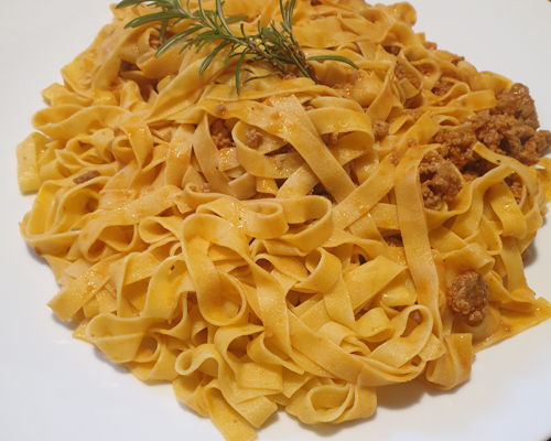 Cooking classes Leghorn: Learn how to make pasta and taste three wines