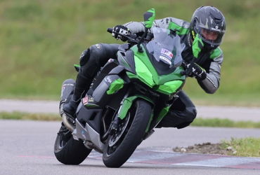2023 KAWASAKI NINJA 1000SX motorcycle for rent near Crowley, TX