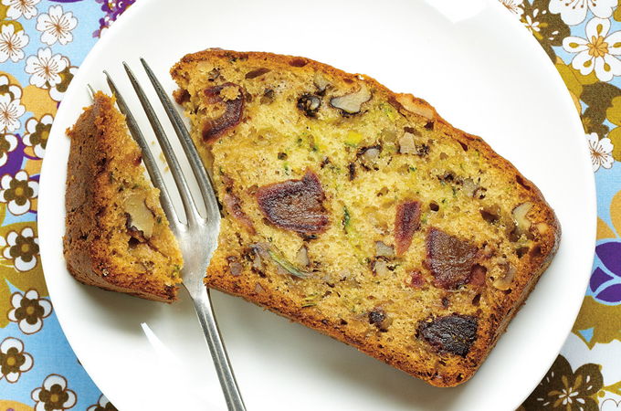 Pain aux courgettes et aux dattes