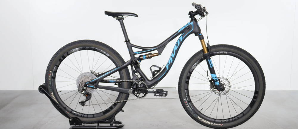a Pivot Mach 4 mountain bike