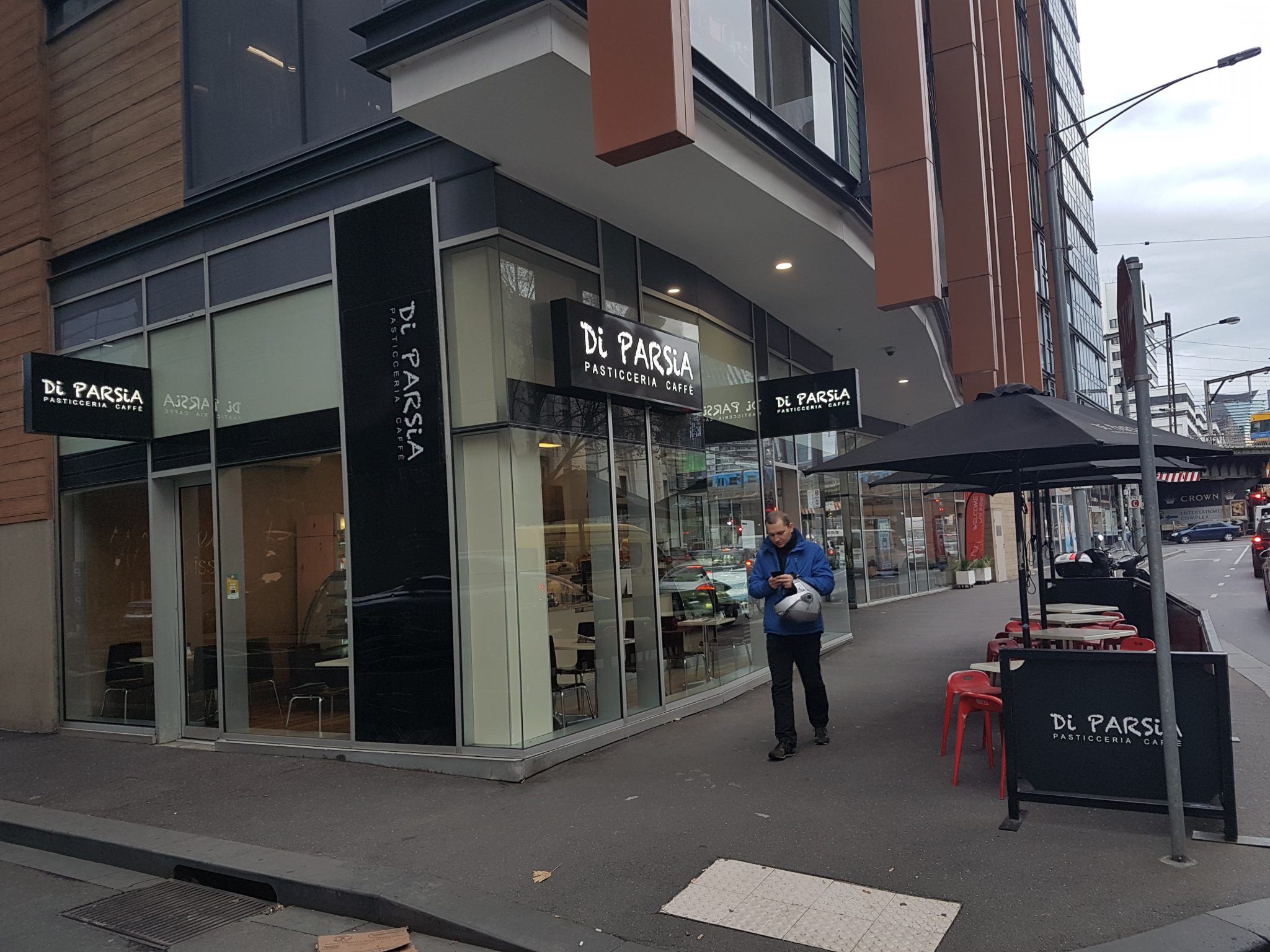 Delightful 1-Bedroom inc. Study on Melbourne’s Northbank! - Image 10