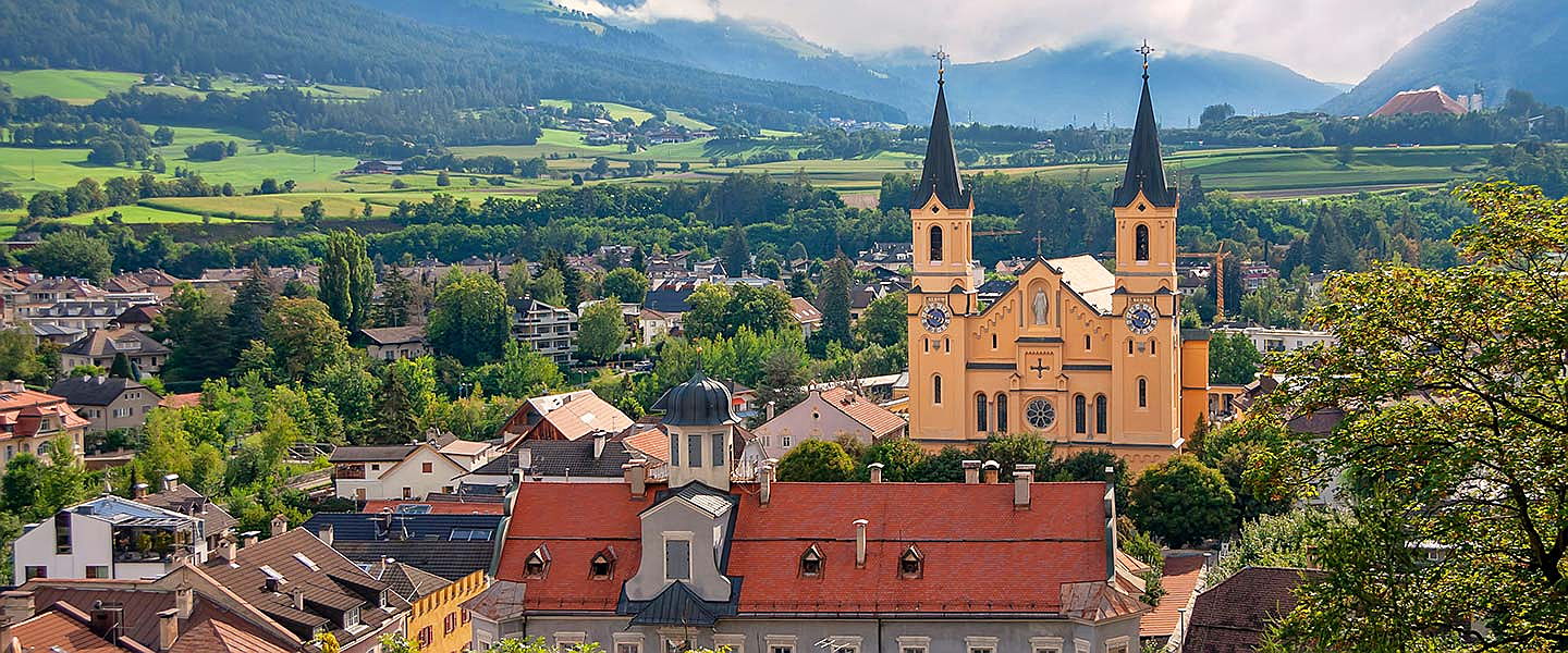  Bozen
- Lernen Sie mit Engel & Völkers Südtirol die Vorzüge des Immobilienstandorts Bruneck kennen