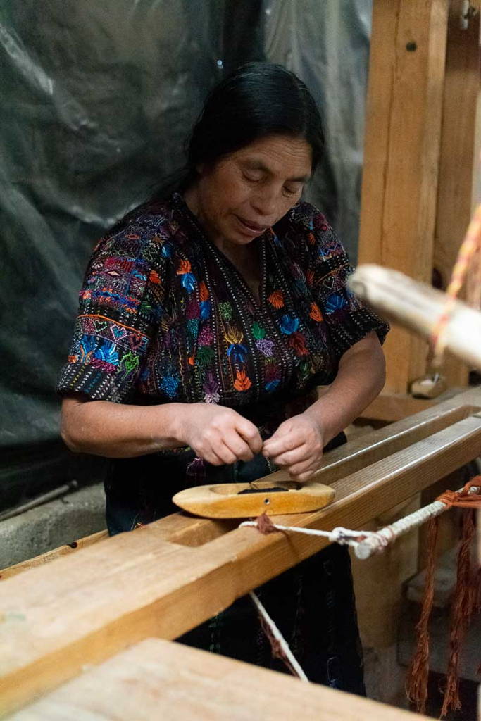 wooden shuttle for pedal loom