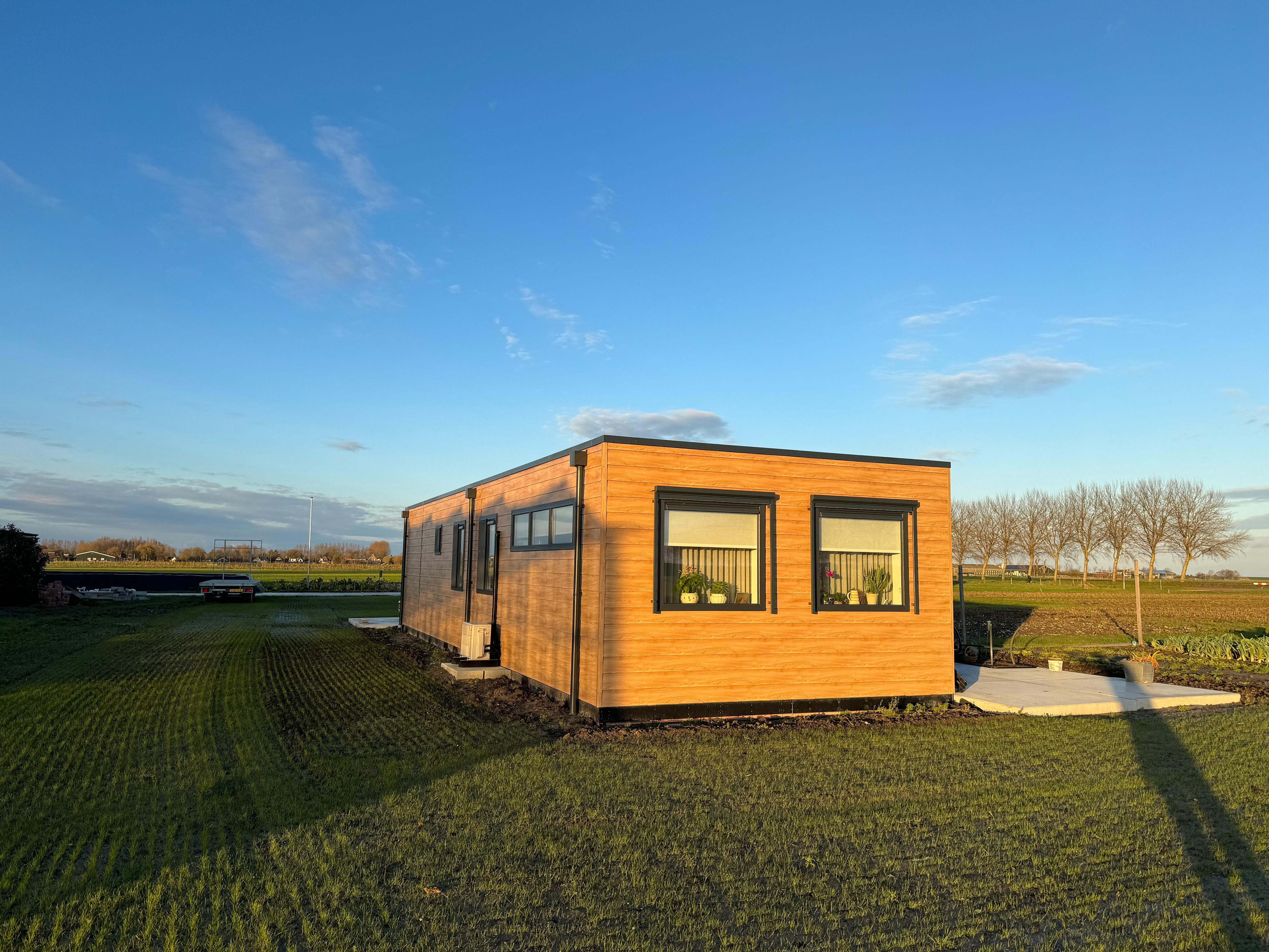 Mantelzorgwoning met gevelbekleding — maatwerk project door BBS Systeembouw