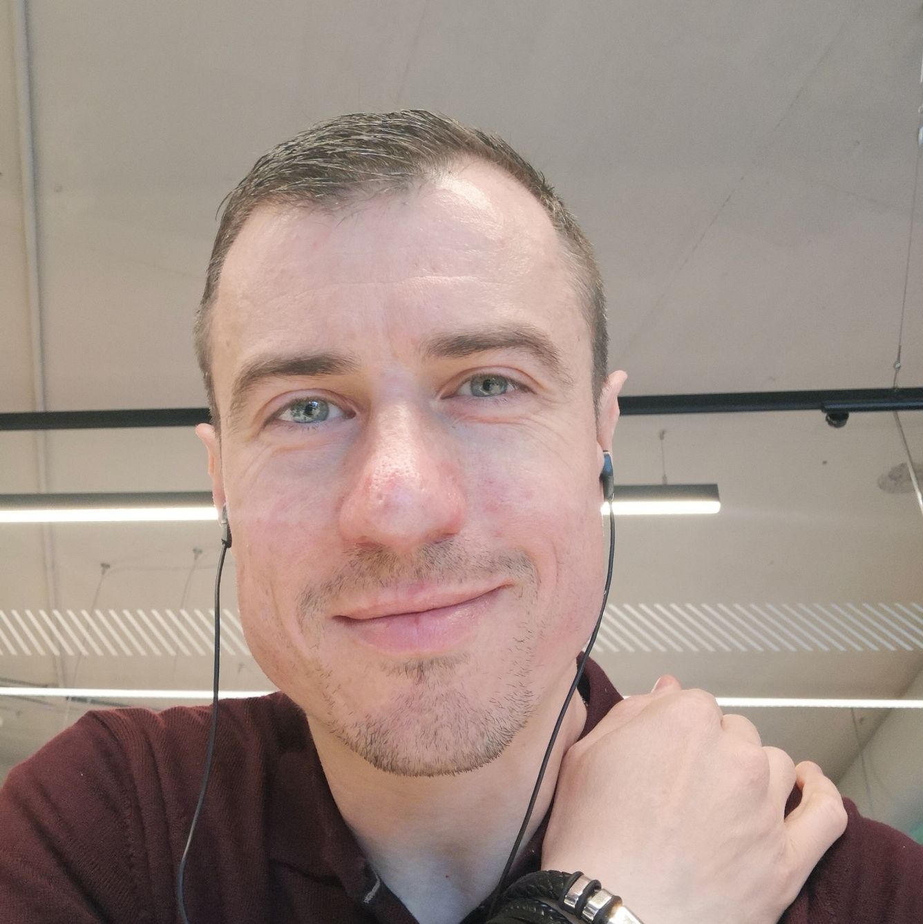 Aleksandr K avatar