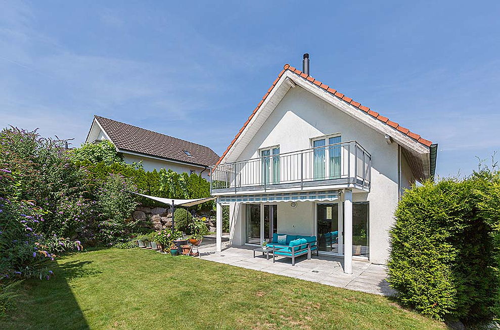  Zürich
- Mit seinem hübschen Garten und seiner vielseitigen Terrassenlandschaft weiss dieses Haus am Chaltenriet zu gefallen
