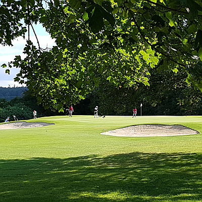  Ulm
- Golfer auf dem Golfplatz